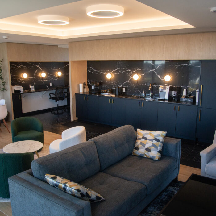 8FL Lounge A